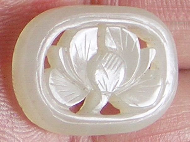 Ornament 7 Lotus flower within a ring – (7989)